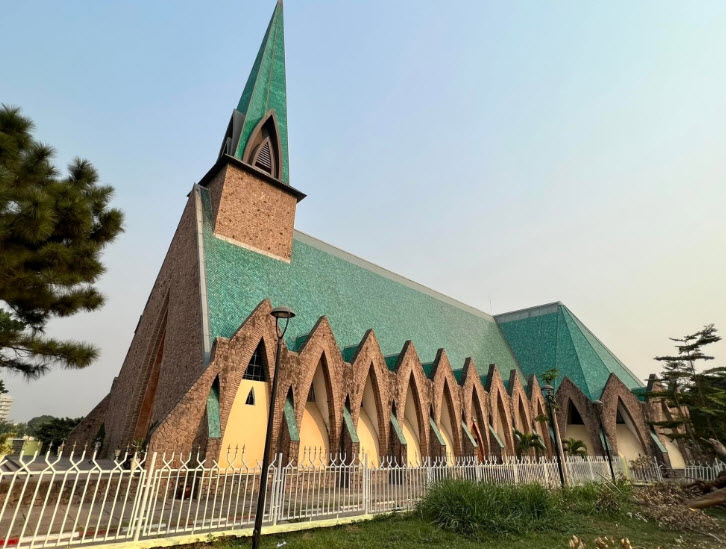 Basilique Sainte Anne du Congo